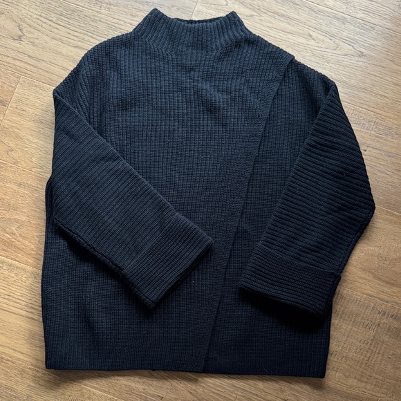 Athleta Sweaters - Athleta Turtleneck Sweater Belle Sleeve Sweater XL